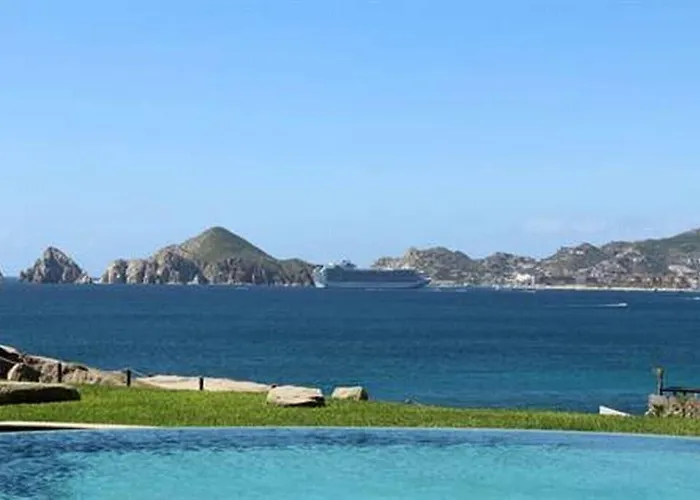 Oceanfront Penthouse, 2 Masters, 2 Baths, Kitchen! Apartment